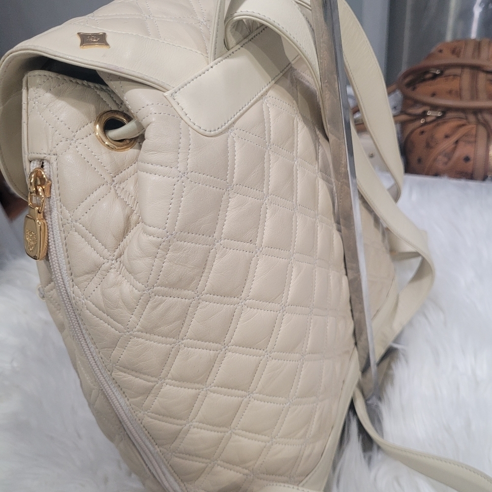 💛🔹️MCM🔹️ "RARE" QUILTED BEIGE  BACKPACK IN EUC - Picture 5 of 12